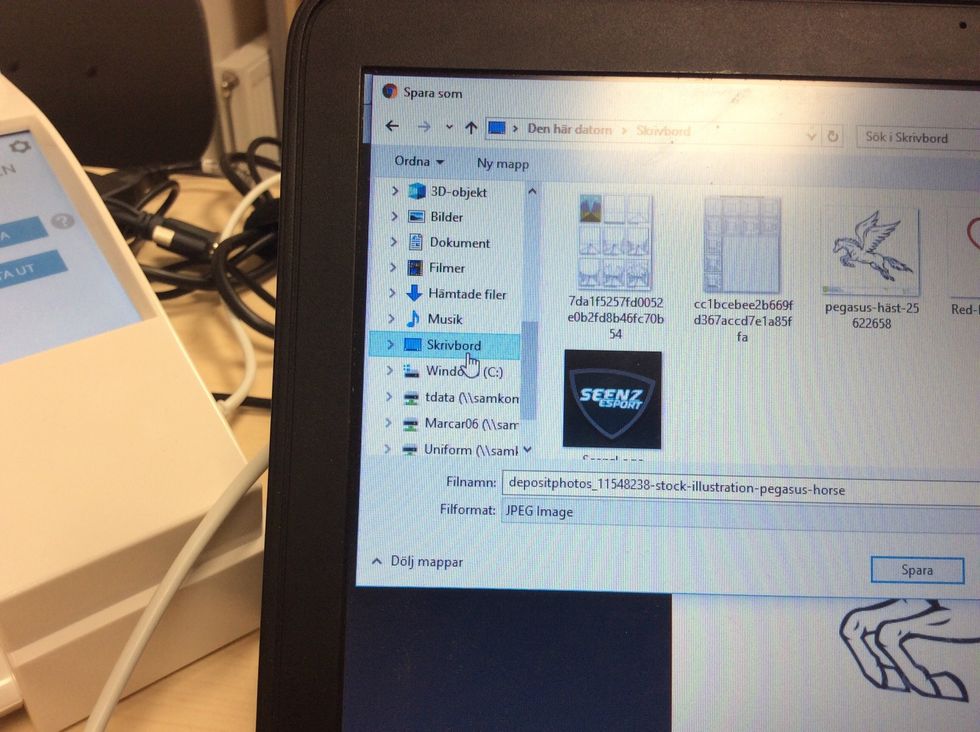 V\u00e4lj p\u00e5 skrivbordet och d\u00f6p den till n\u00e5t l\u00e4mpligt.