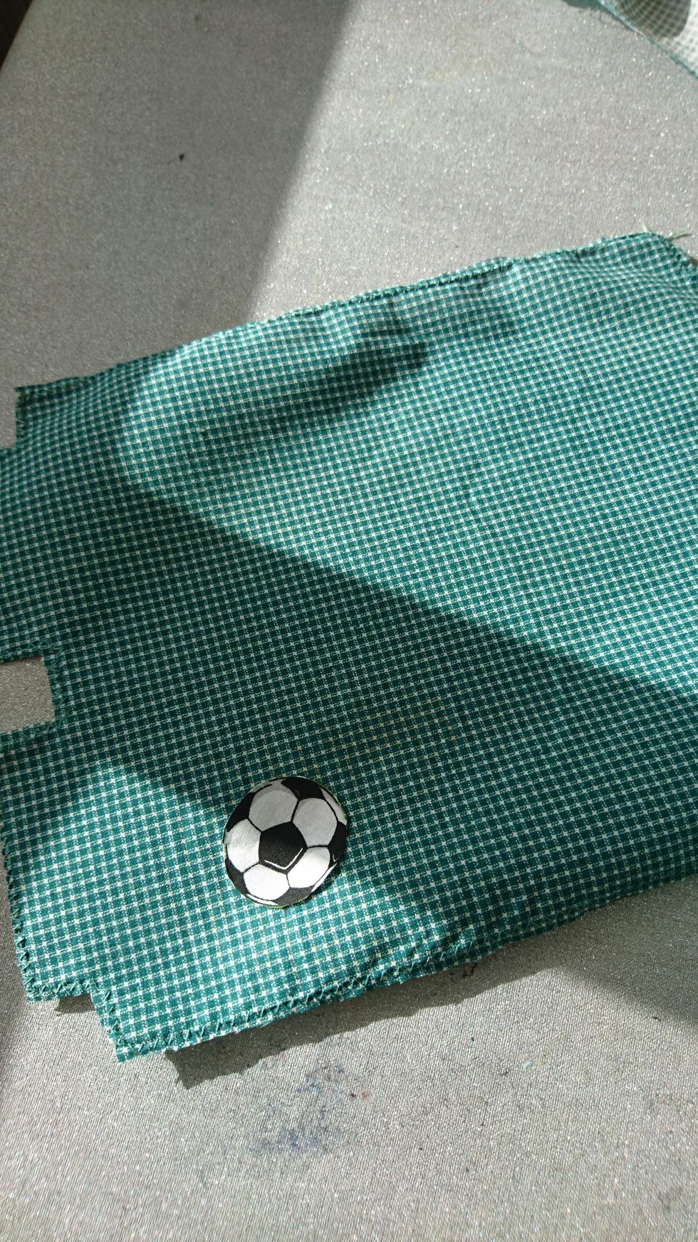 V\u00e4lj var du ska ha ditt m\u00e4rke. P\u00e5 mitten kommer dragkedjan att sitta.