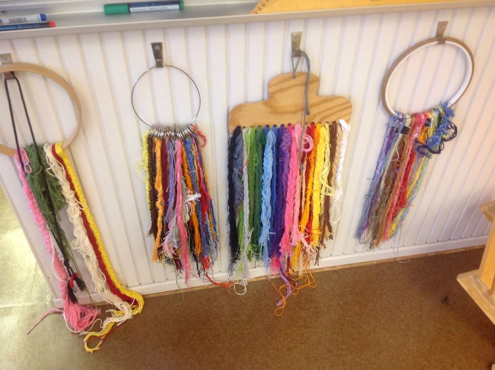 V\u00e4lj vilket garn du vill brodera med.