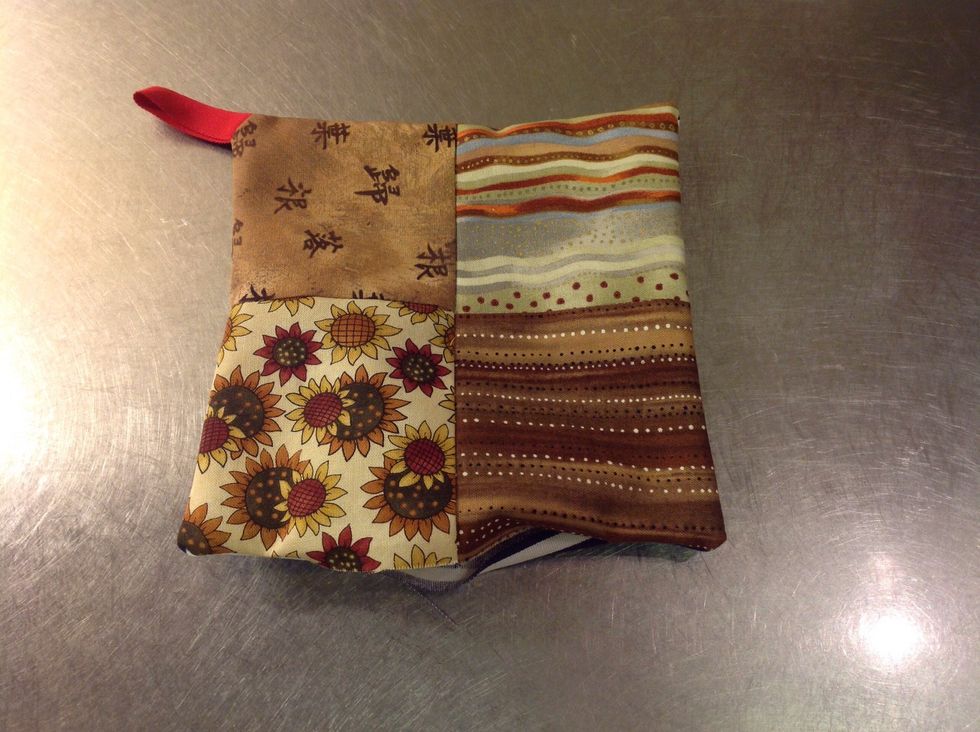 V\u00e4nd den r\u00e4tt genom \u00f6ppningen.