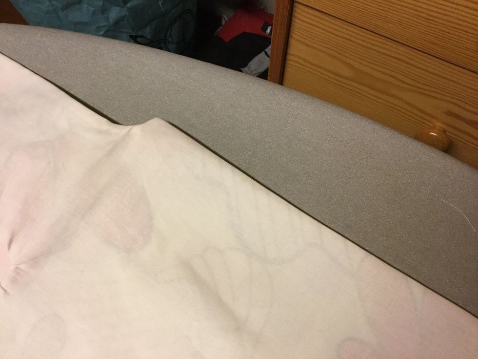 V\u00e4nd kassen och n\u00e5la ihop den r\u00e4tsida mot r\u00e4tsida.