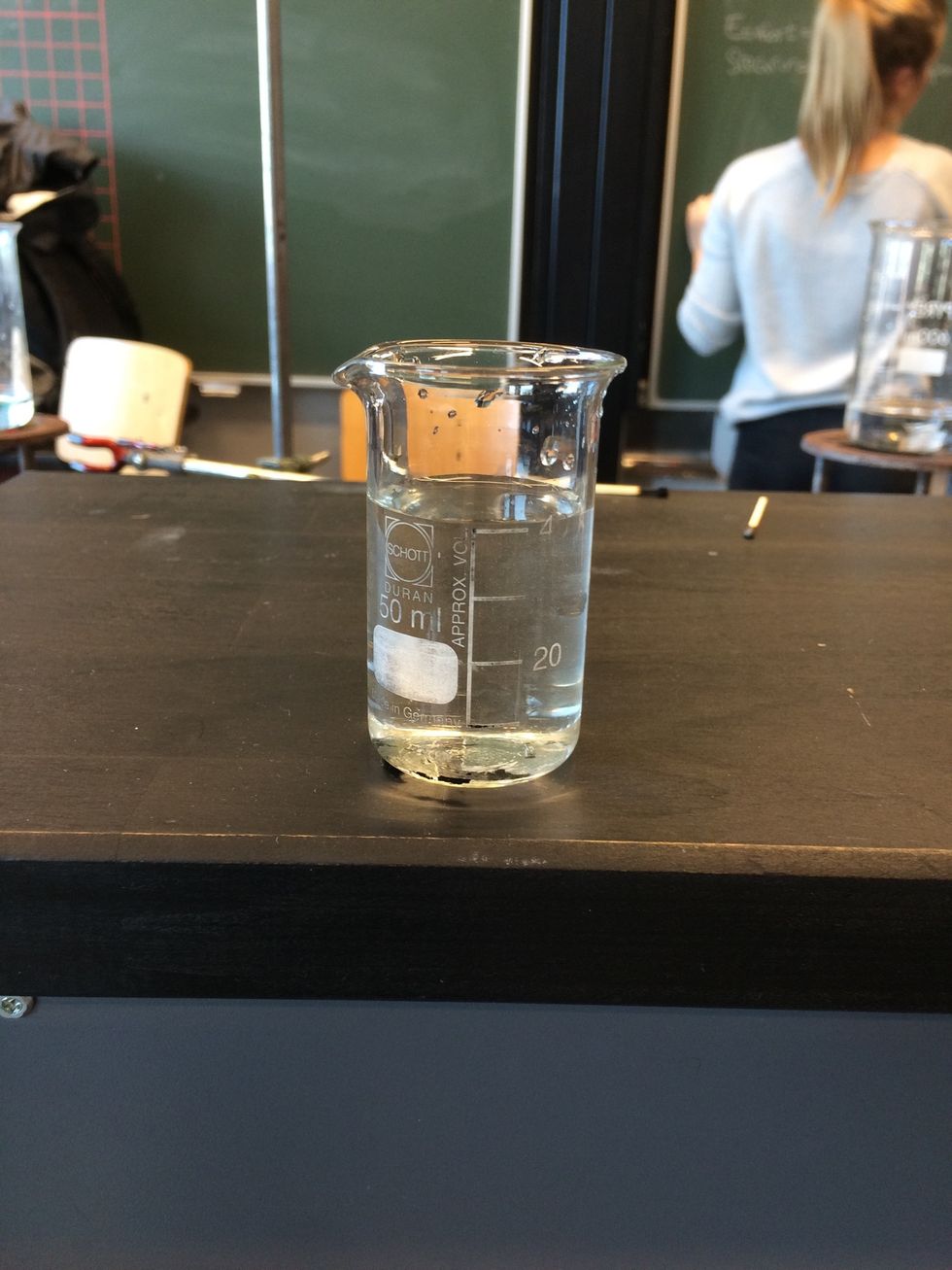 Vandet bliver afm\u00e5lt, 40 ml