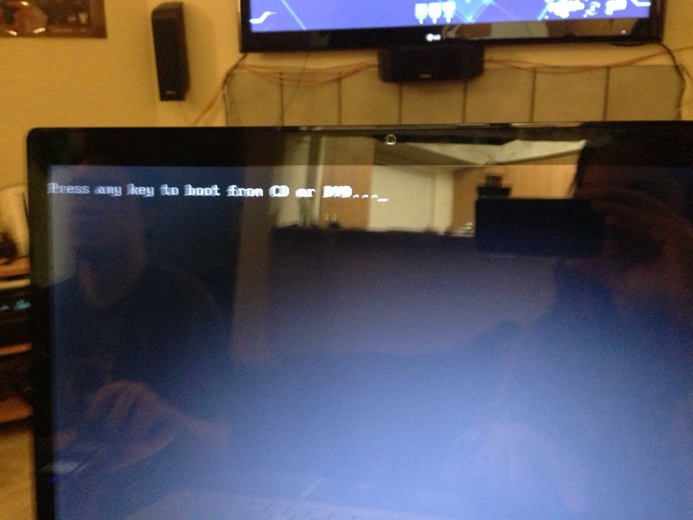 Very blurry, but hit any key to boot from the disk drive.