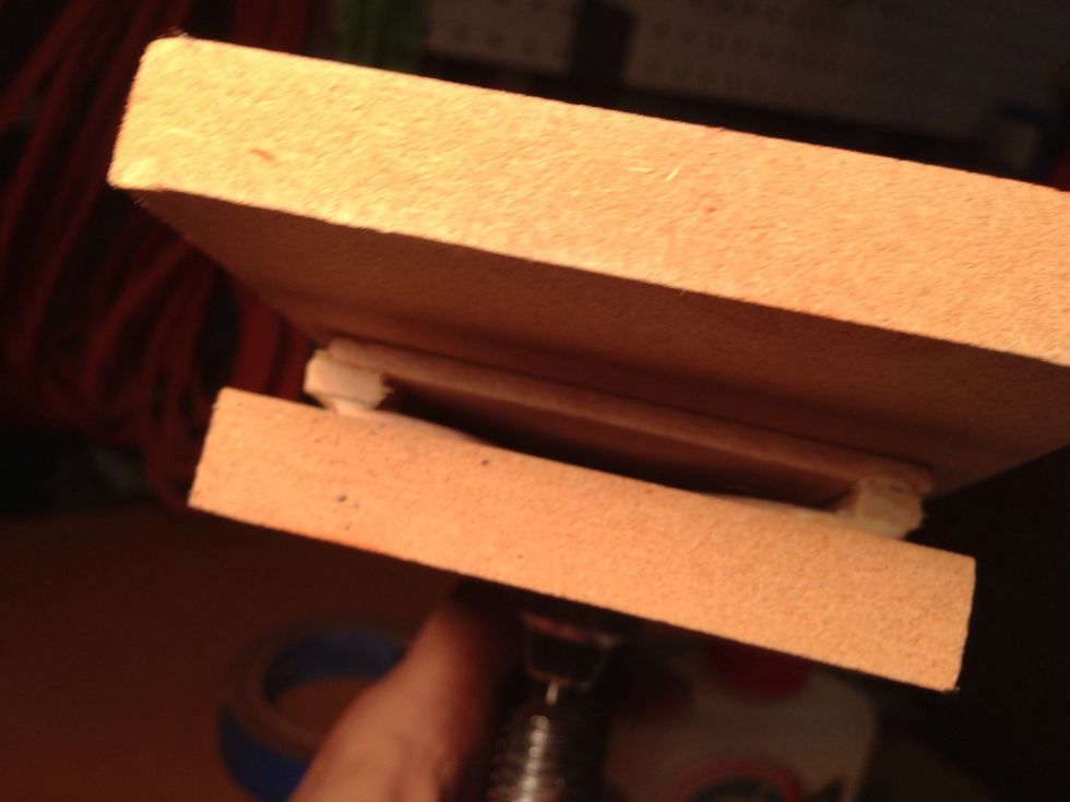 View of card slot and pressure from c- clamp.