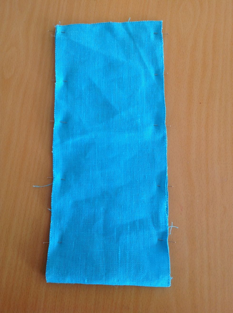 Vik ihop din spelplan med r\u00e4tsidan in\u00e5t. Tv\u00e4rn\u00e5la sidorna.\n