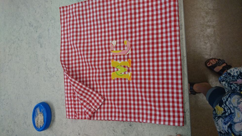 Vik ihop p\u00e5sen med r\u00e4tsidan ut\u00e5t.