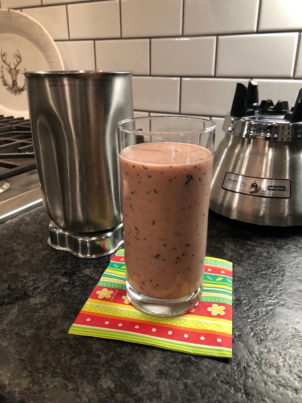 Viola! There you have it, a delicious, healthy meal replacement breakfast smoothie. Follow these steps to save time in the morning and never skip breakfast!