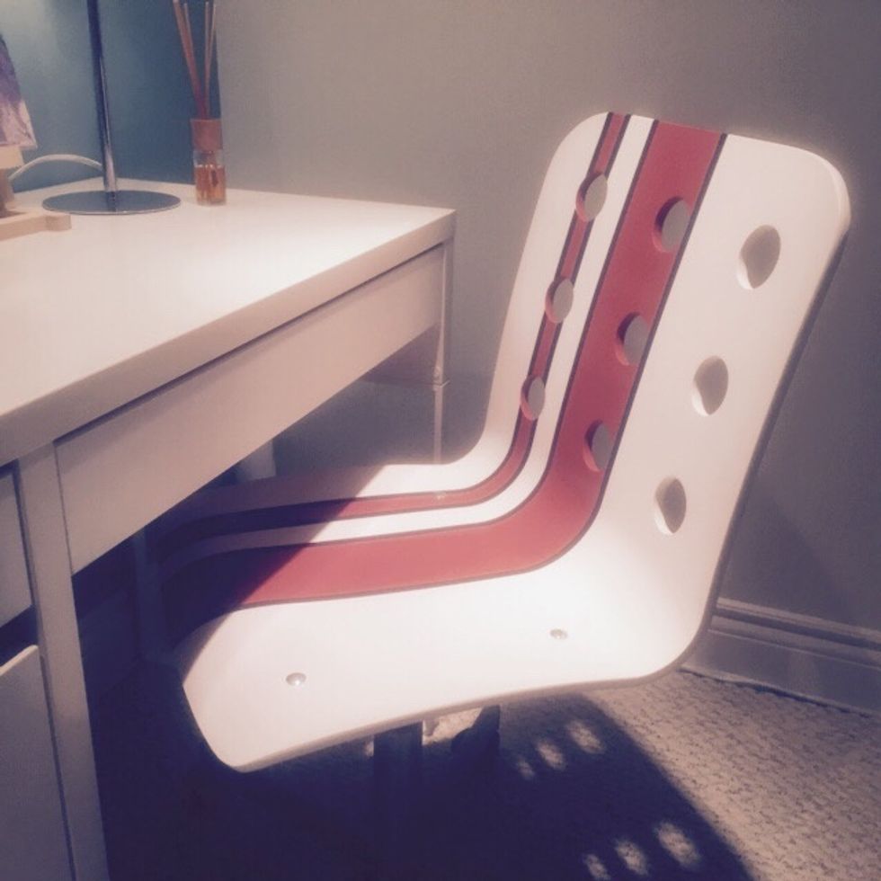 Voil\u00e0, a chair to match your colour scheme.