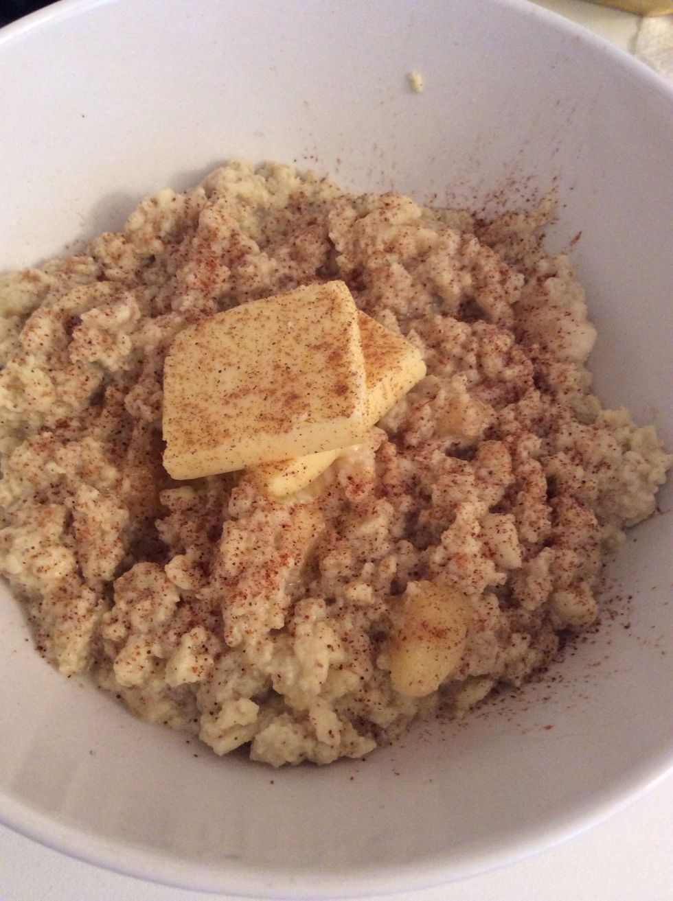 Voil\u00e0 la! My healthy, filling, super delicious, all time favorite breakfast. Enjoy! :) Please let me know if there is any other topic you'd like me to cover like skin/hair care, makeup, modeling etc.