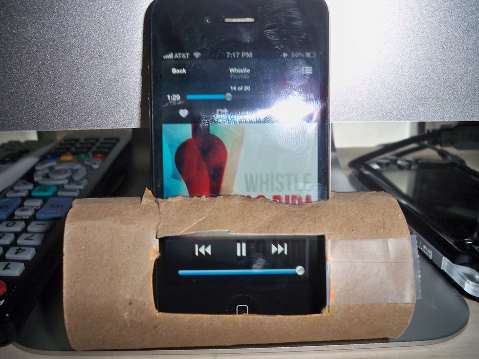 Waaapaaa. You can now access the controls. And you have nice loud music.