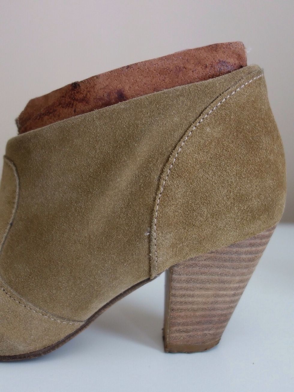 Wait an hour for it to set. You can add clips to make it hold.