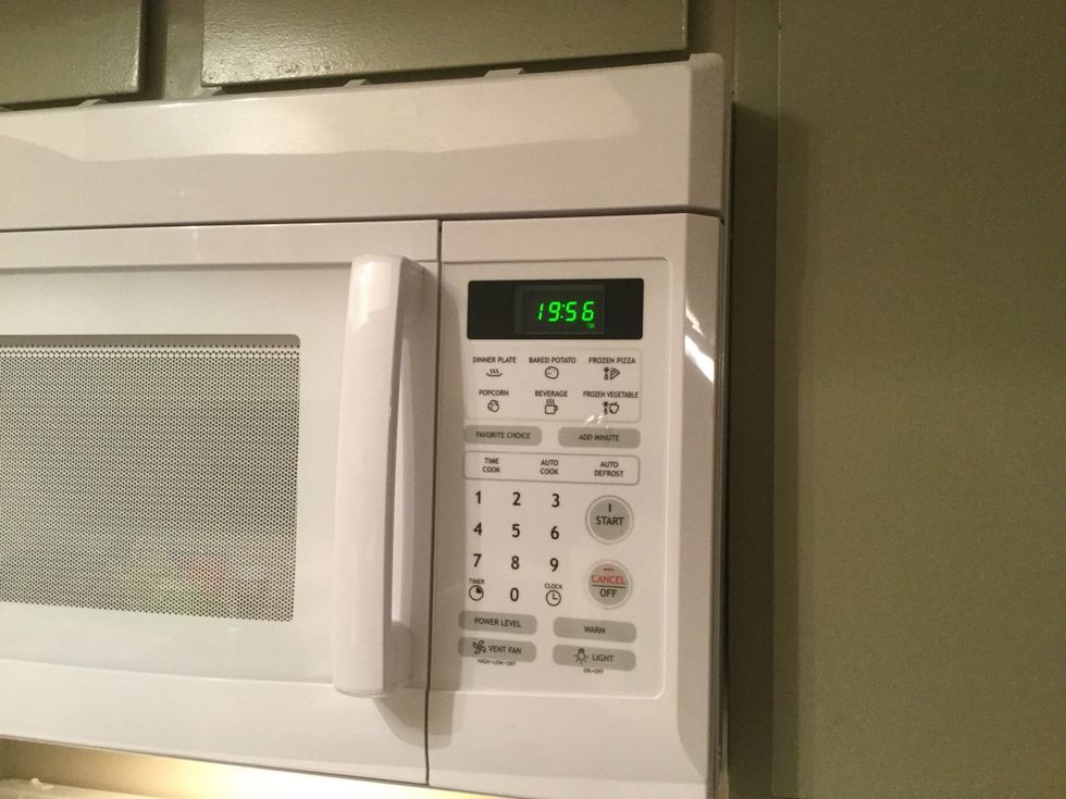 Waiting 20 minutes for the chili to fully cook