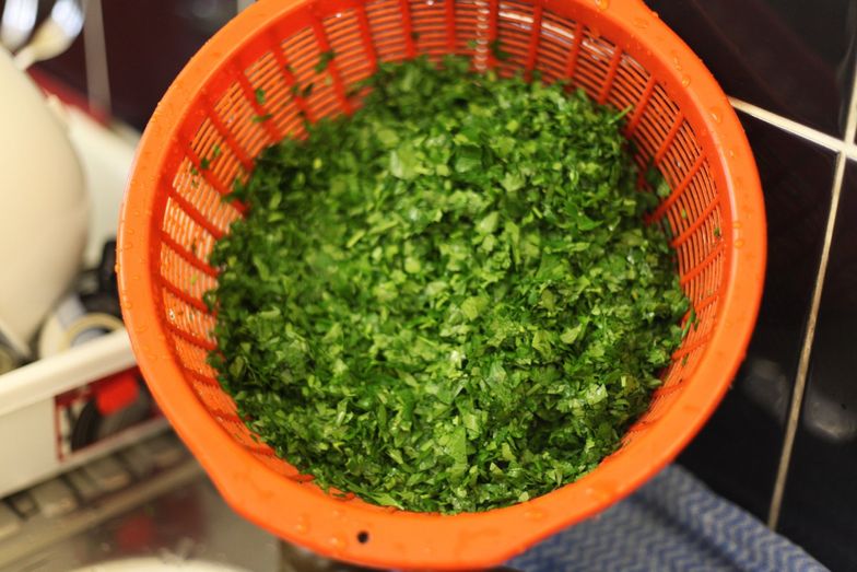 Parsley Chopper for Tabbouleh By Spinning Grillers on Vimeo