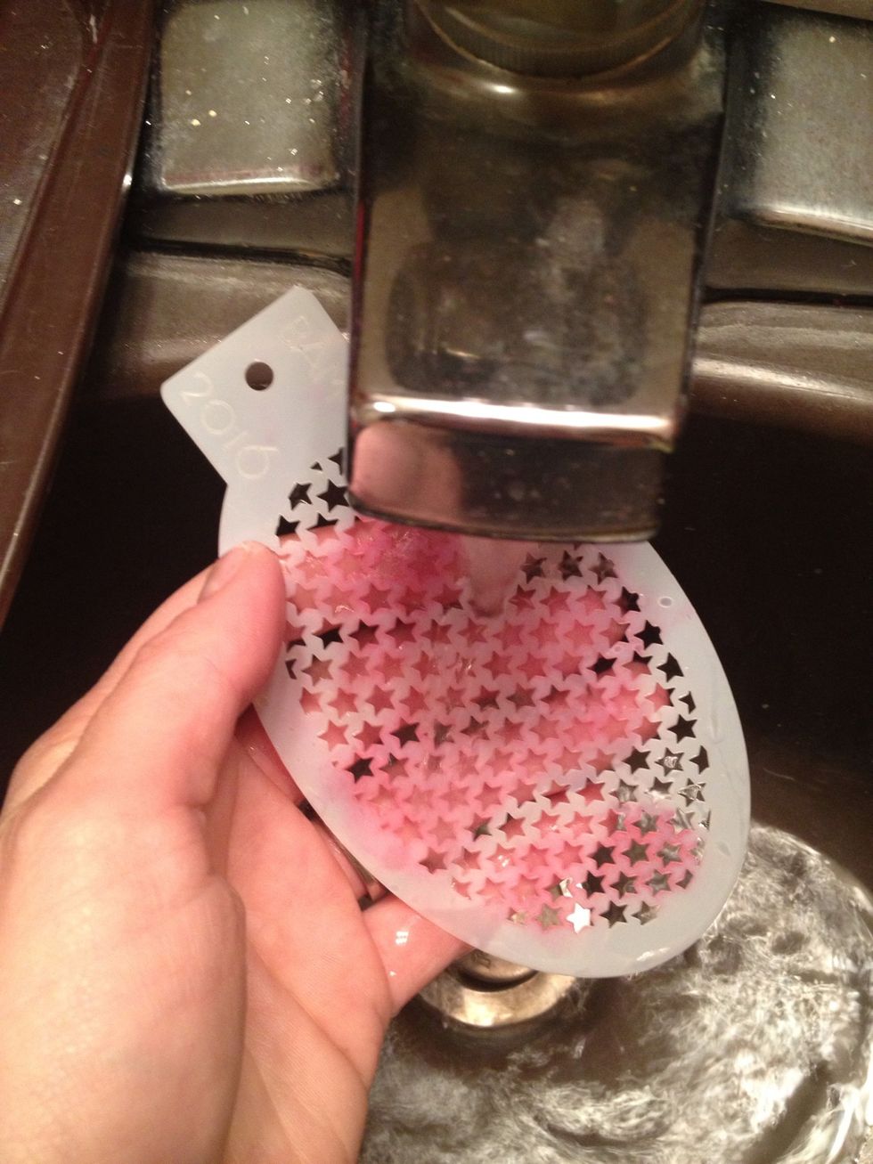 Wash and thoroughly dry your stencil.