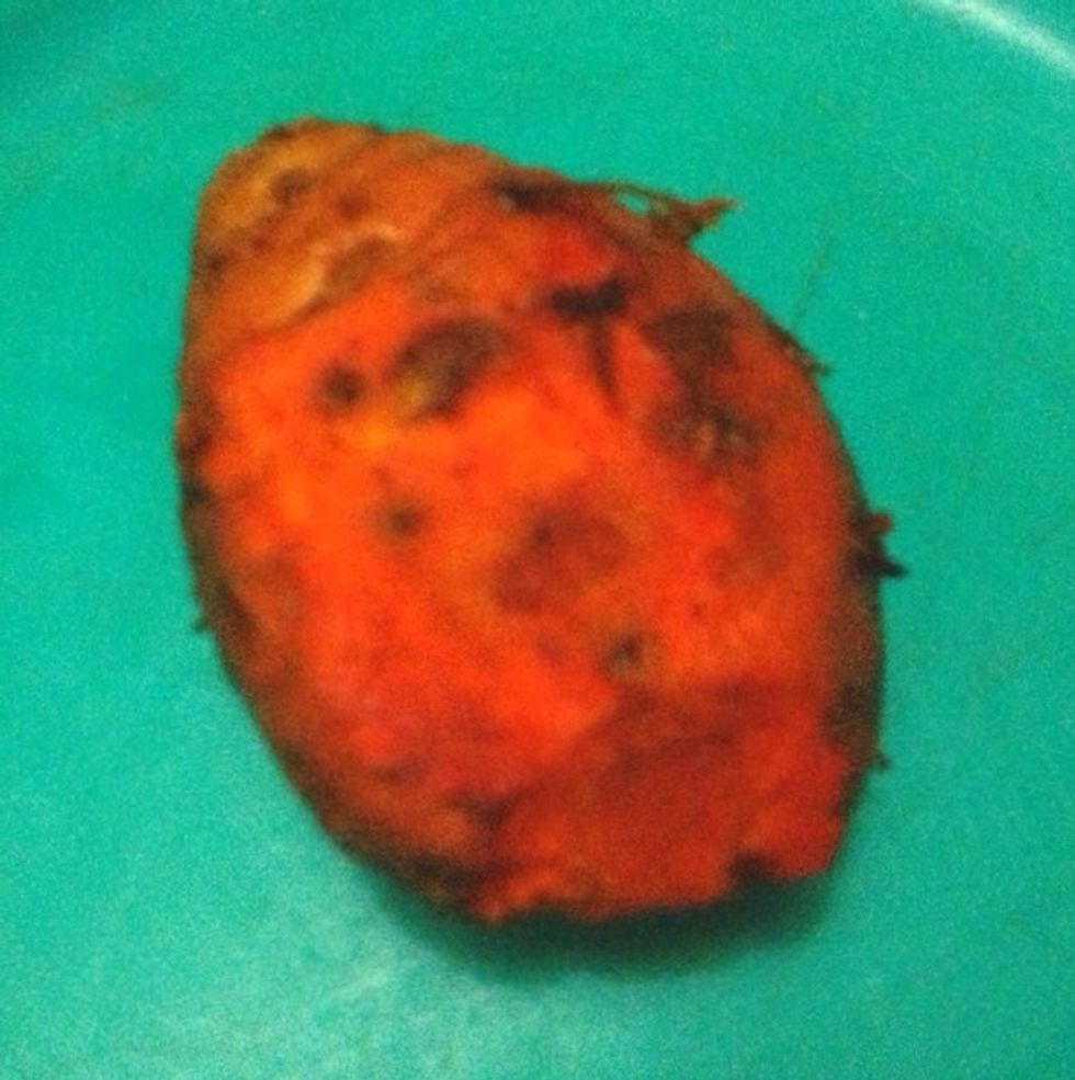 Wash, pat dry and peel: 50 gr of fresh turmeric. Grated. Set aside. Note: use glove when cut, peel and grated turmeric since it may turn your fingers into yellow :)