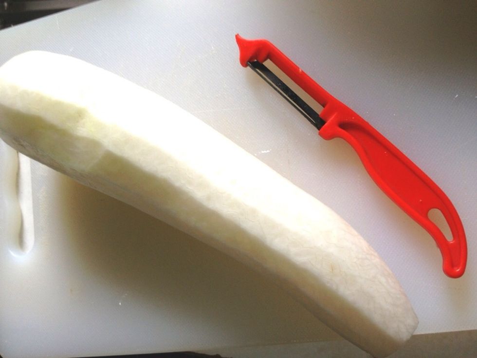 Wash, peel and pat dry the daikon
