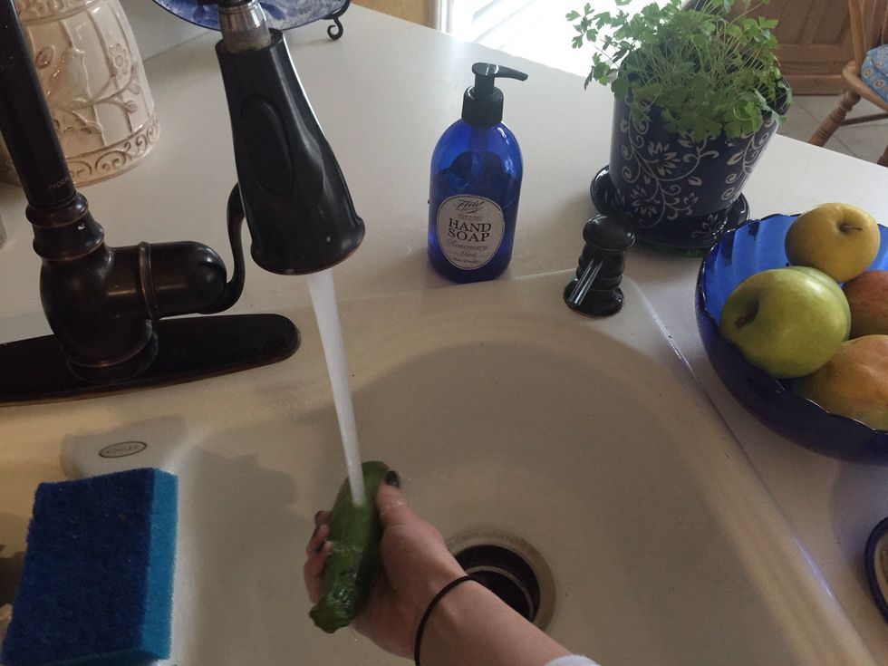 Wash the zucchini well and peel it if you prefer.