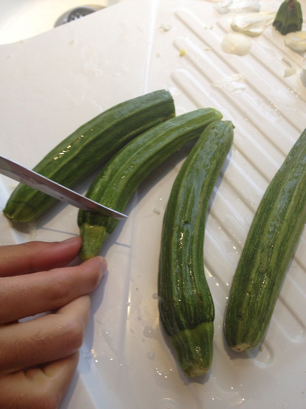 Wash the zucchini