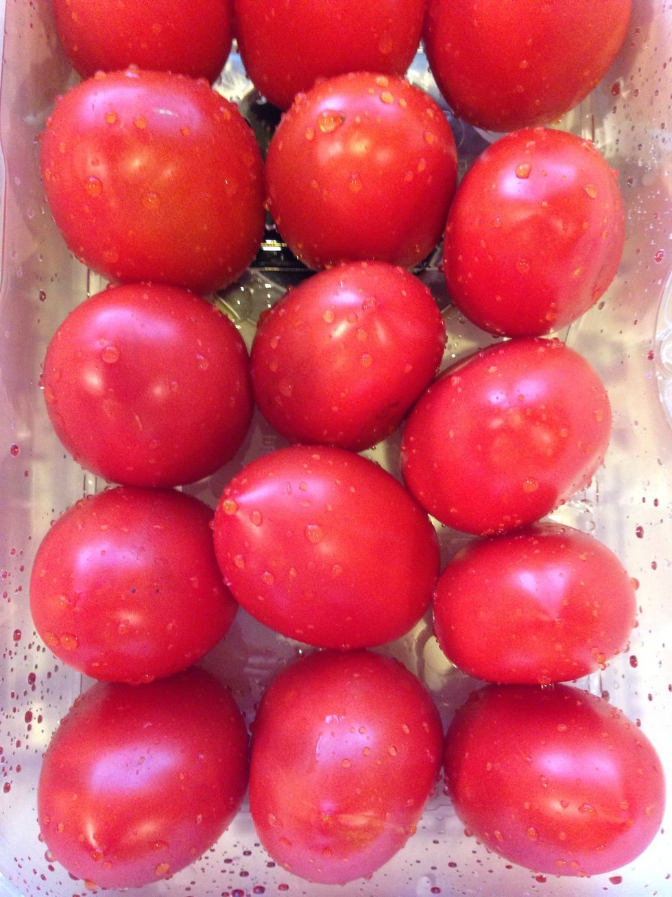 Wash tomatoes