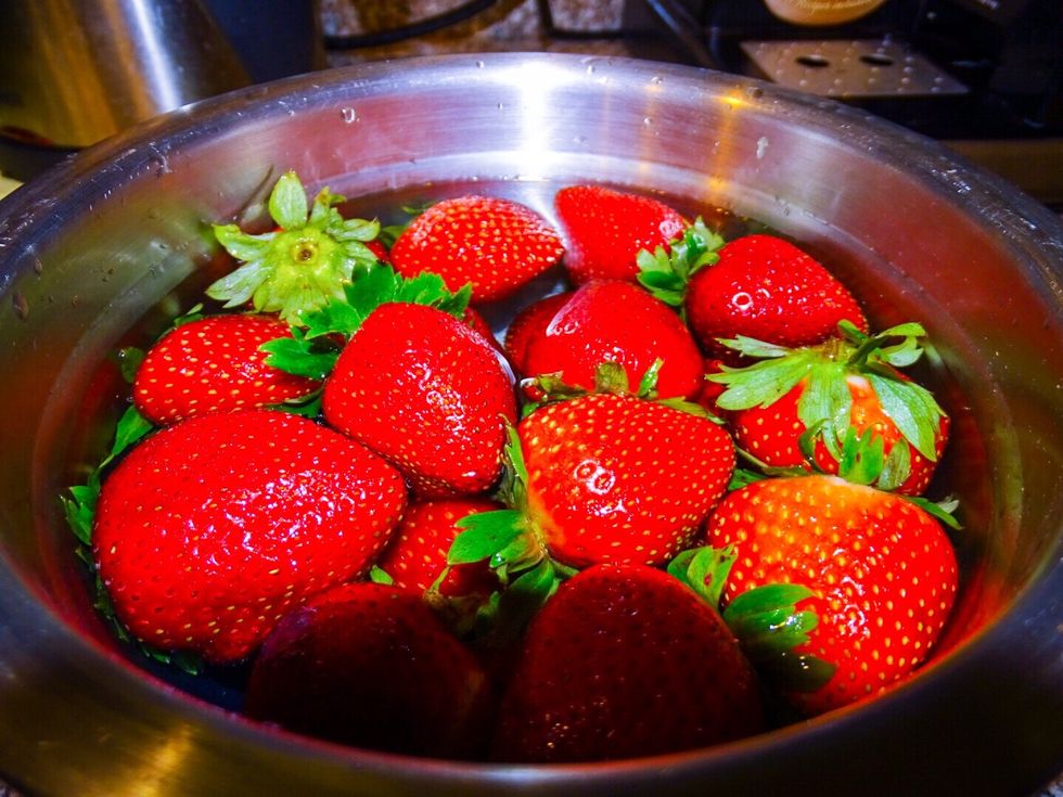 Wash your strawberries well \ud83d\udca6\ud83c\udf53