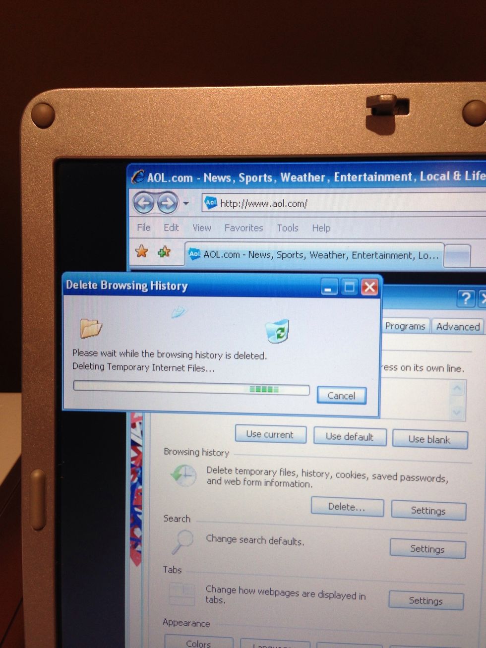 Watch while temporary files and cookies are being deleted