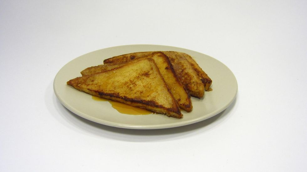 We add some Sri Lankan Treacle Syrup on top, which is astoundingly good. All natural (zero preservatives) without any junk. Of course you can use Maple syrup too if you want, but that is so yesterday.
