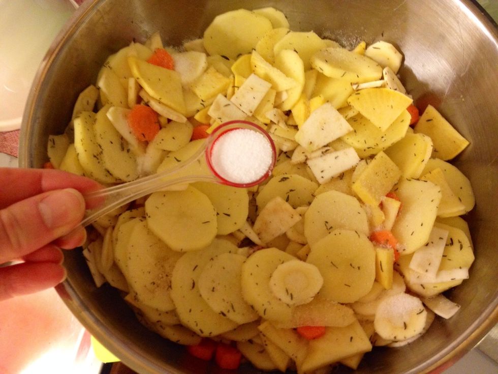 We also add salt & pepper. Stir again.