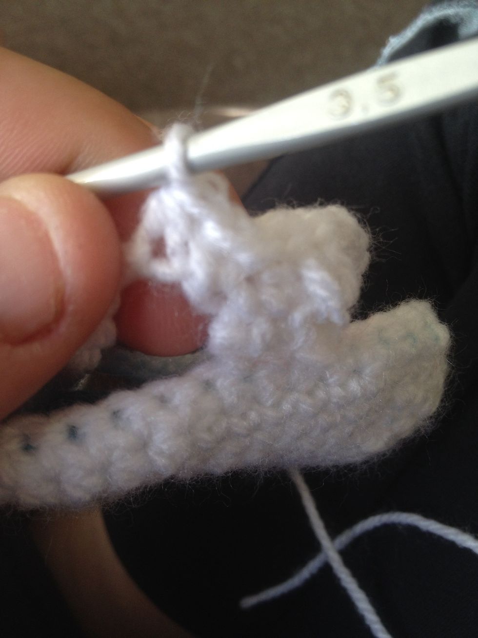 We are now going to do a half double crochet into each chain stitch