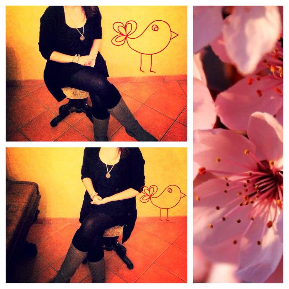 We cross our legs to the side, where the person of interest is sitting (here it's the bird\u263a\ufe0f). The lower picture is no good sign for the little birdie...