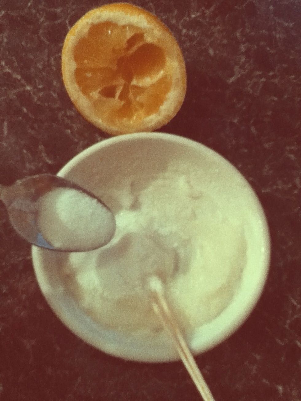 We don't want runny paste! To rethicken the paste, gradually add teaspoons of caster sugar.