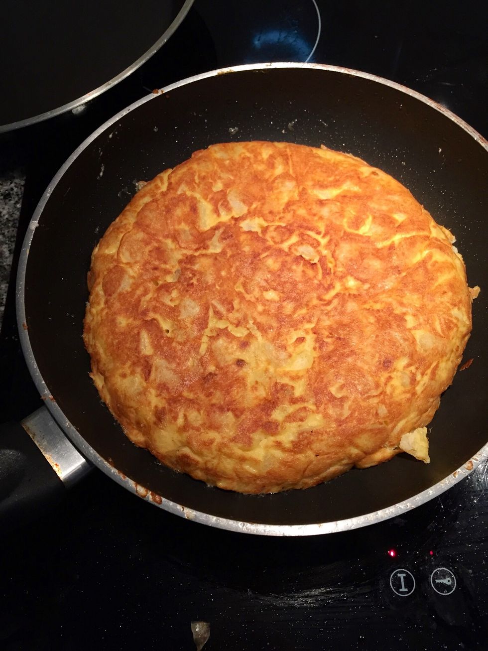 We let it cook one and a half minute more - or more time if you want to thicken the egg, but I prefer it a bit liquid