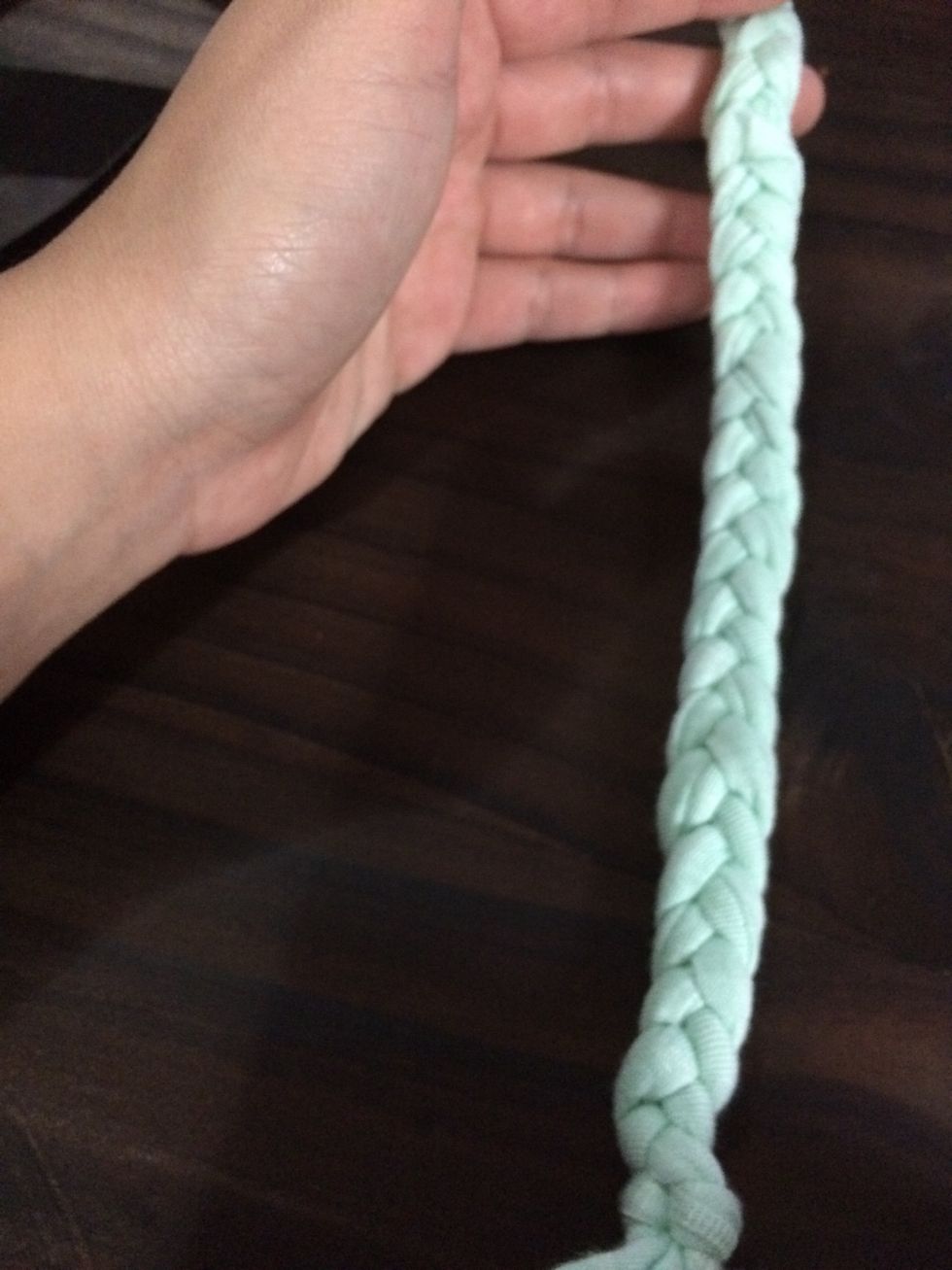 We make a braid, with the 3 pieces. And we make a nude.