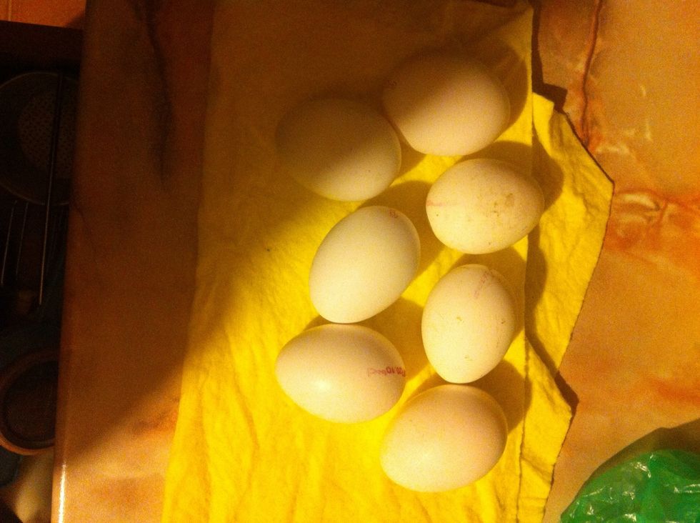 We need 7 eggs for middle pie ))