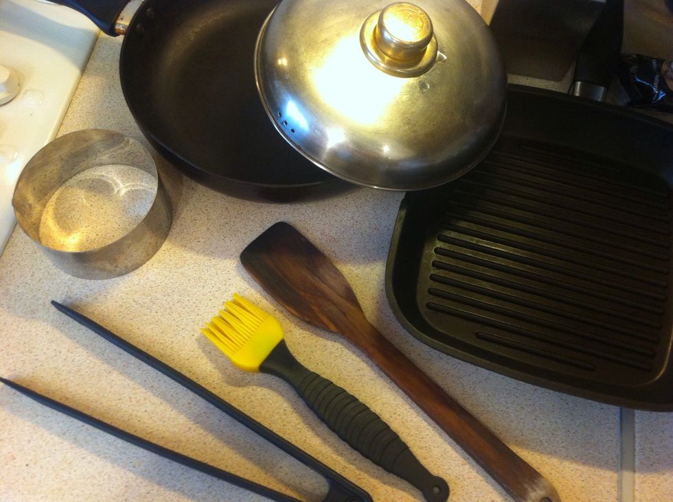 We needs: pan, grill pan, tweezers, bakery brush, wok turner, lid and food shaping mould.