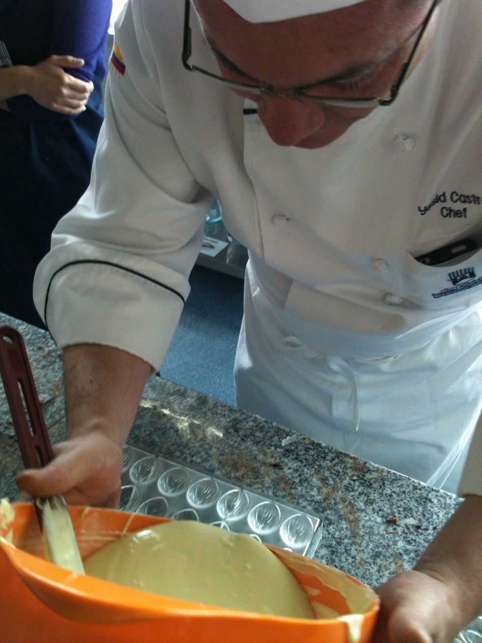 We por the chocolate into the mold