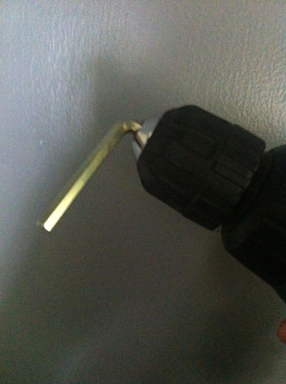 We're using the drill as a manual generator. So you'll have to crank it by hand. So add some kind of lever to aid in the cranking. In this case I used an Allen wrench.