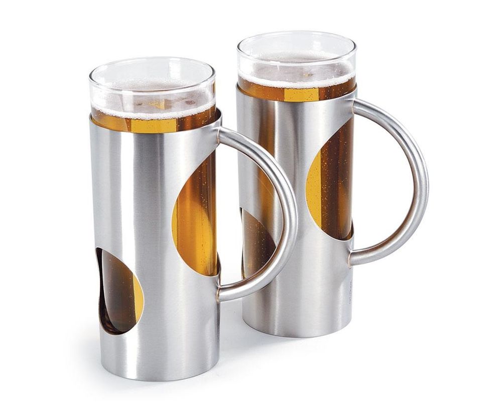 We shall help you build your own bar in the house, you do not have to worry about the home bar accessories you would require, you can buy beer mugs online India.