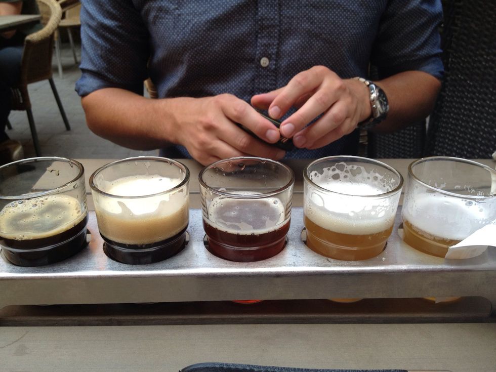 We then headed to Brewpub, another micro brewery where you can get this try out-tray with 5 of their beers. We then had a quick dinner before taking the train back home. See you soon again I hope!