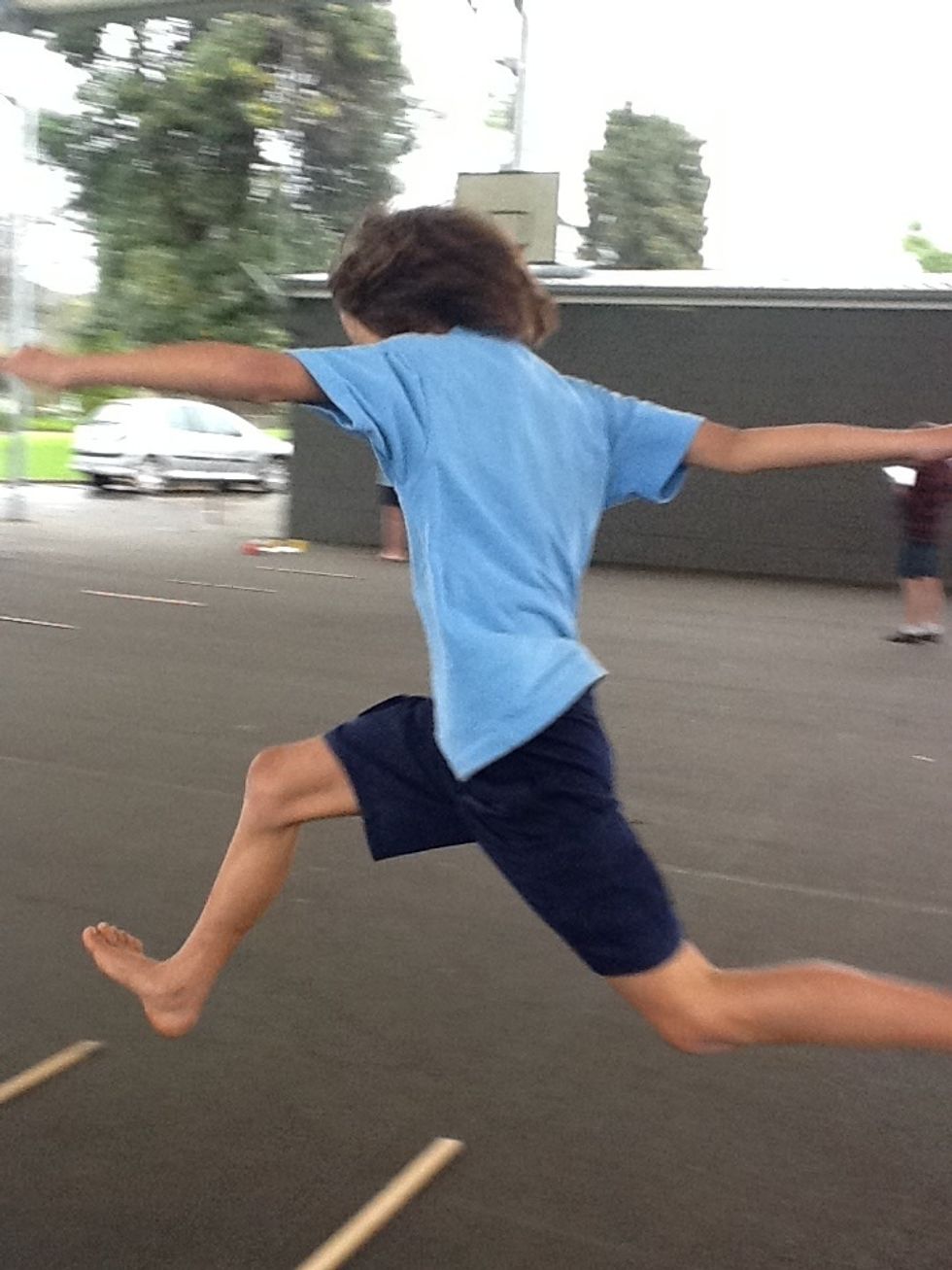 Welcome to Super Long Jump by J'kya, Sebastian and Pereri.