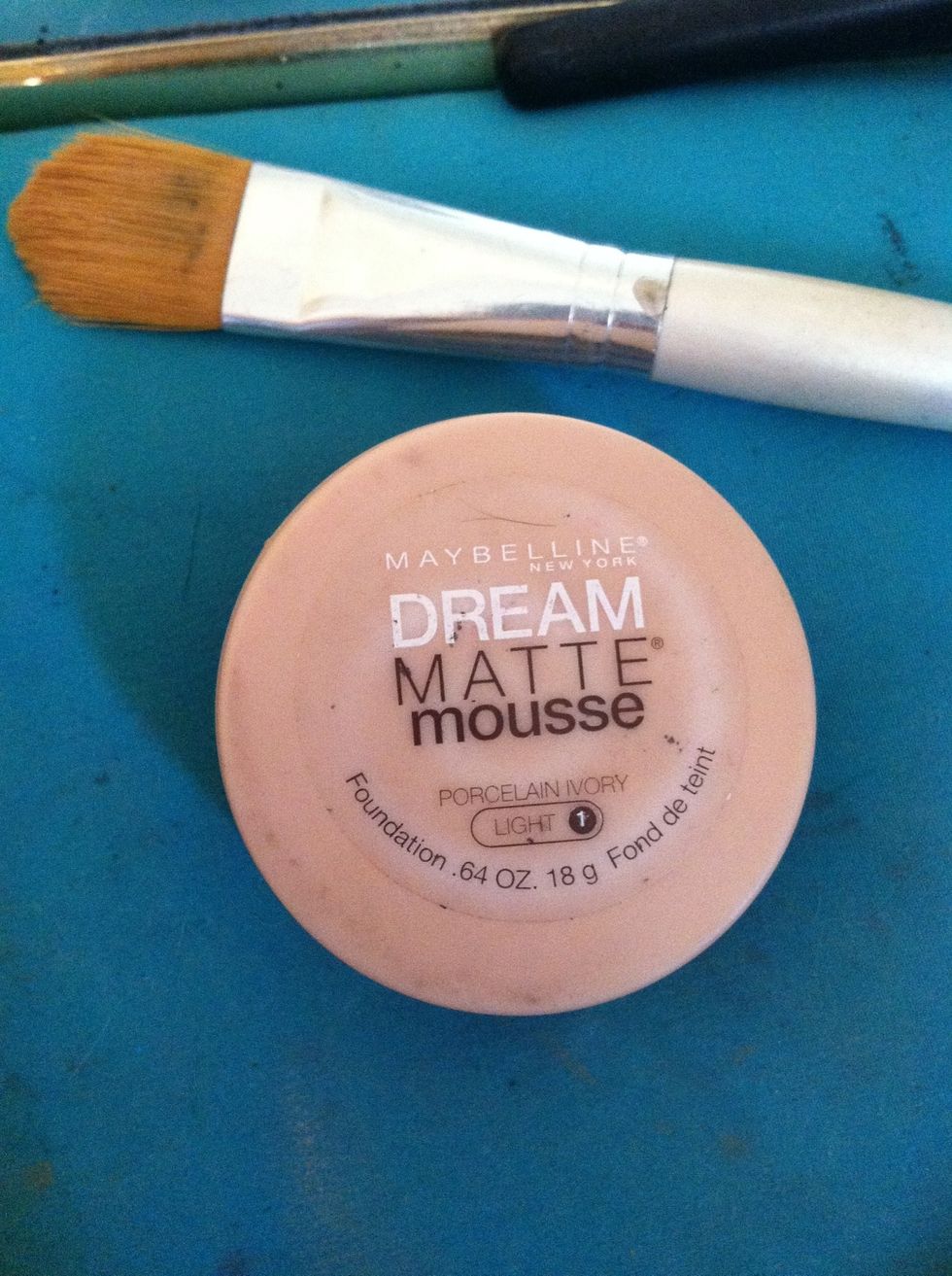What i use to blend in the liquid foundation on my cheeks. Maybelline dream matte mousse in porcelain ivory.