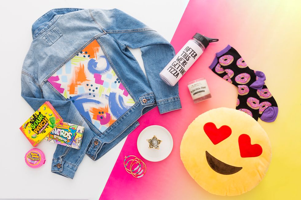 What\u2019s a friend to do when her bestie is half way across the state, country or world? Care packages are THE way to tell your far away bff how much you love them.