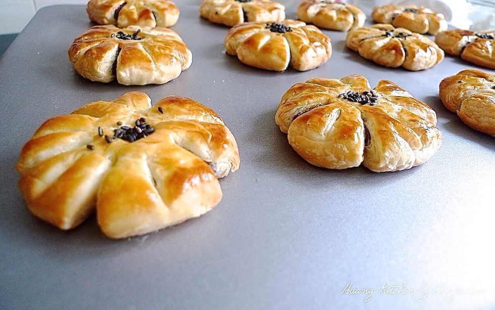 When baked, remove baking tray from oven to cool on wire rack for 5 minutes.