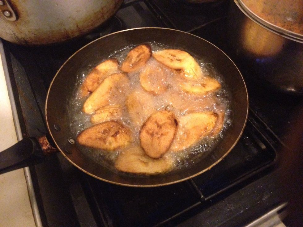 When both sides are brown, turn the cooker to low heat, so it will not burn!