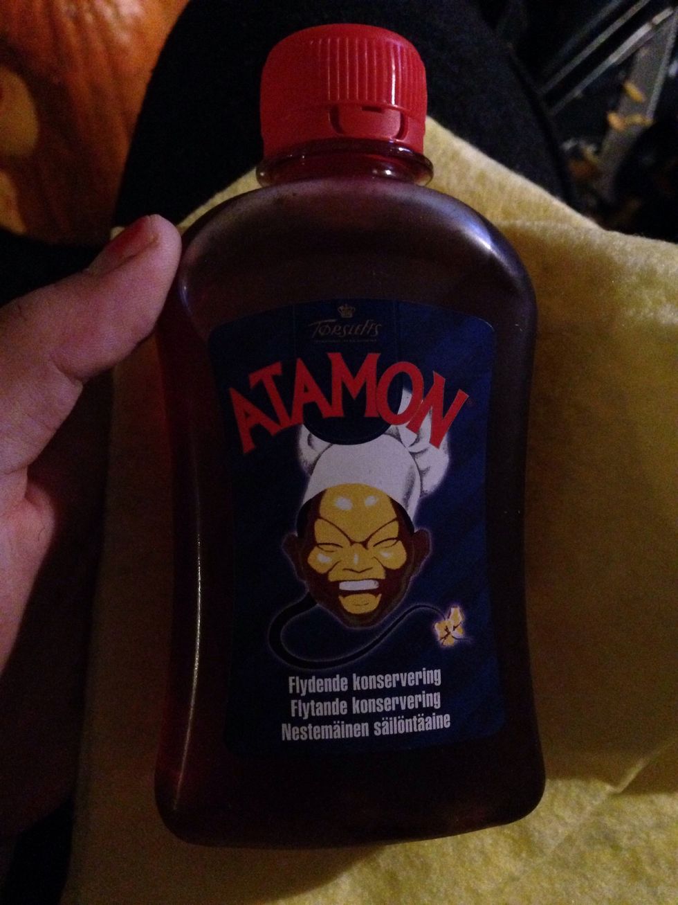 When done carving, make sure to cover the pumpkin with a liquid conservatories. It's gonna make the pumpkin last longer and prevent it from mold.