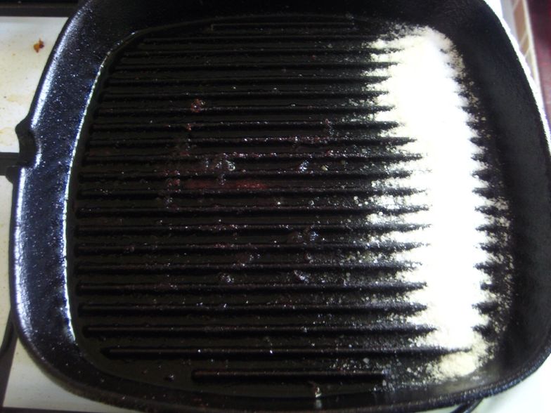 How to Clean a Grill Pan