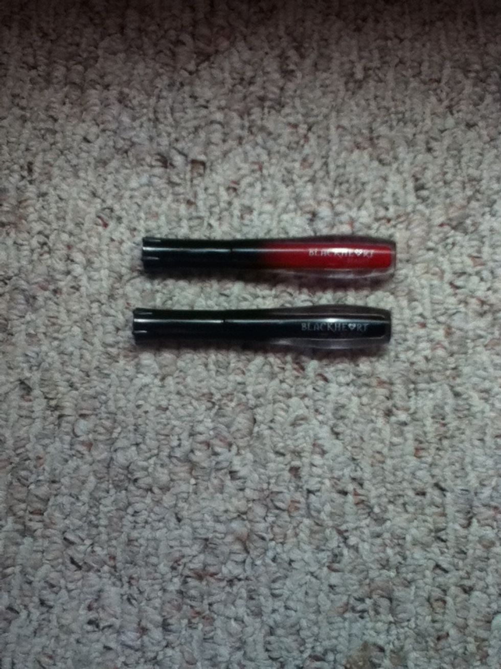 When I went to Hot Topic, I purchased a black glittery liquid eye liner and bright red lip gloss.\ud83d\udc84\ud83c\udf80
