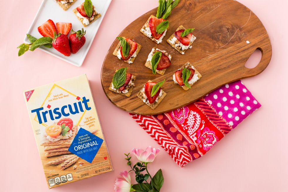 When it comes to parties, nothing makes us app-ier than a table of delicious appetizers. That's why we are teaming up with TRISCUIT to share a recipe that may just steal the show at the party.