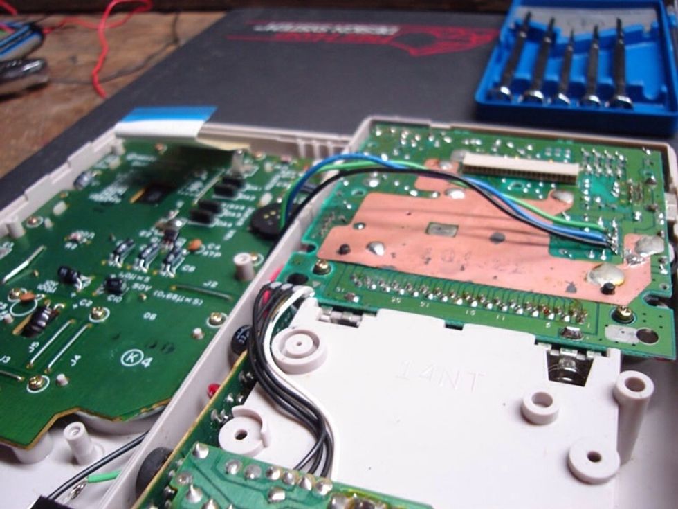 When it comes to solder, less is more. The amount of solder to use varies from gameboy unit to unit.