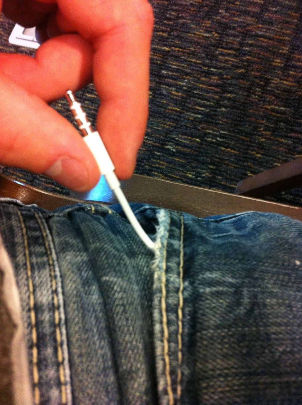 When putting the coil in your pocket, you can leave the plug hanging out for quick and easy access.