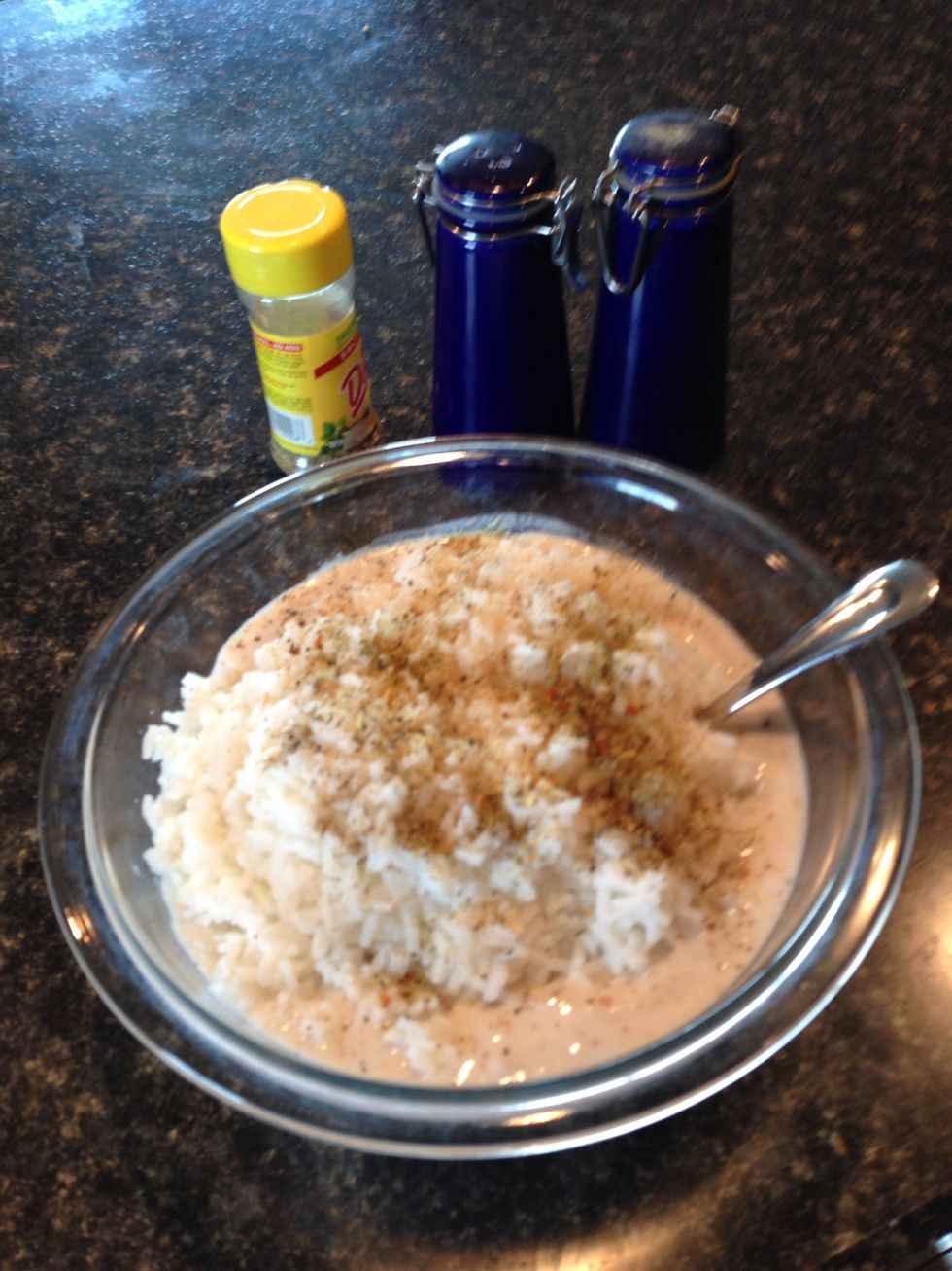 When rice is done, add it to the soup. Season according to taste and mix until blended.